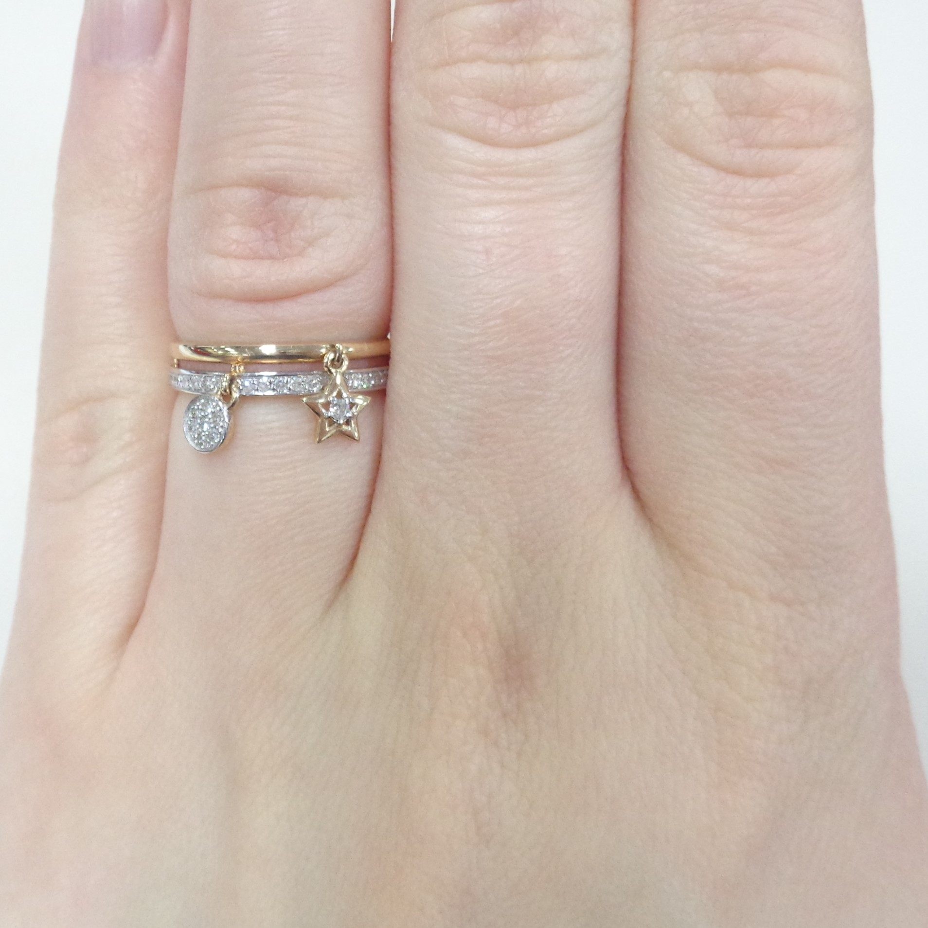 Золотое кольцо 585 пробы; родий; с подвесн. эл.; вставки 1 Бр.Кр-17 0,013 2/2А; 28 Бр.Кр-17 0,136 2/